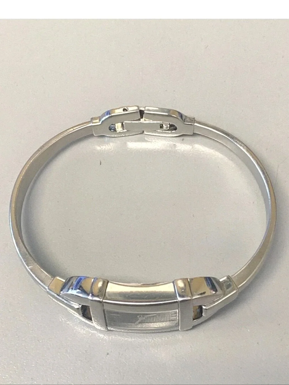 Gucci 6800L Bangle Watch: